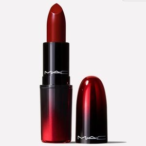 MAC • ‘E for Effortless’ Love me Lipstick
